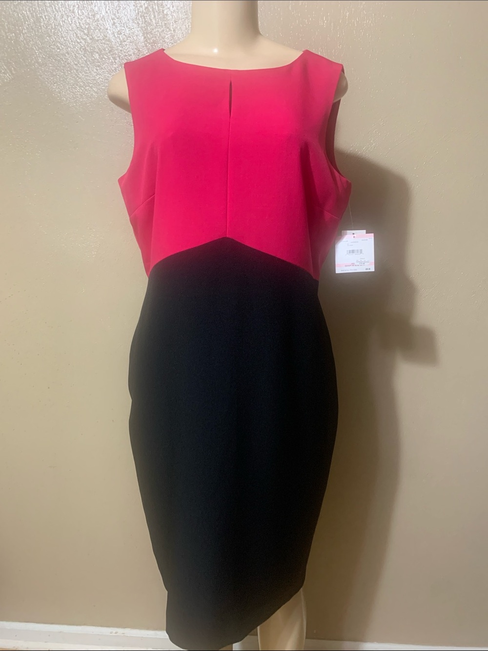 31. Kasper size 10 Sleeveless Two-Tone Sheath Dress in Hot Pink and Black NWT